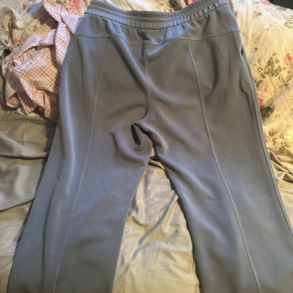 Lululemon sweatpants - Picture 4 of 5